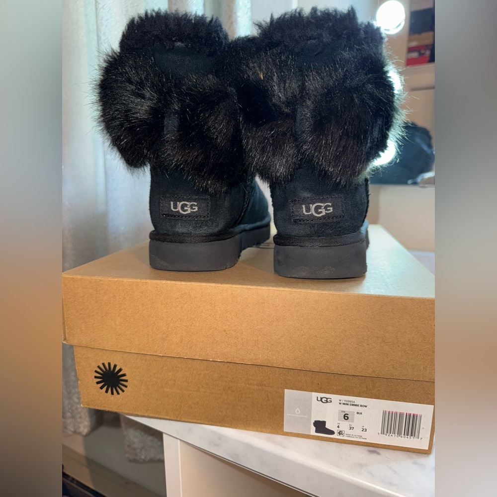 UGG MINI EMMIE BOW